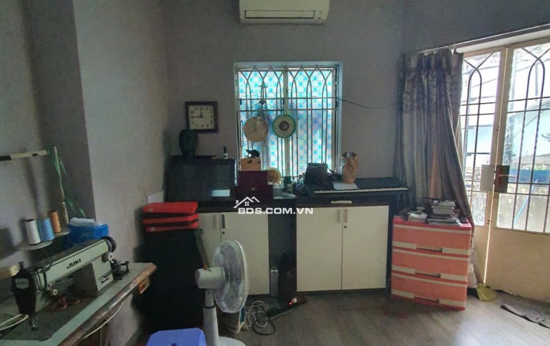 Nhà CMT8, Gần Ngã Tư Bảy Hiền Tân Bình, 35m2, 3Tầng Kiên cố, Sổ Nở Hậu Tài Lộc. Chỉ 4.7Tỷ.